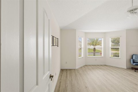 House in The Villages, Florida 3 bedrooms, 185.8 sq.m. № 2236133 - photo 24