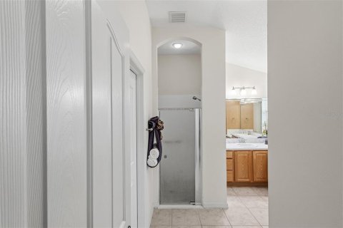 House in The Villages, Florida 3 bedrooms, 185.8 sq.m. № 2236133 - photo 20