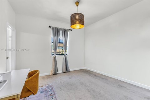 Adosado en venta en Hialeah, Florida, 2 dormitorios, 133.87 m2 № 2058650 - foto 23