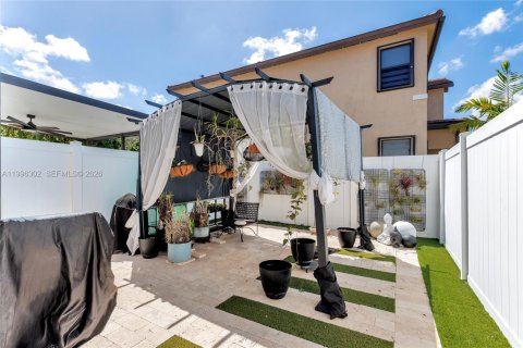 Adosado en venta en Hialeah, Florida, 2 dormitorios, 133.87 m2 № 2058650 - foto 27