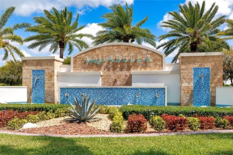 Adosado en venta en Hialeah, Florida, 2 dormitorios, 133.87 m2 № 2058650 - foto 30