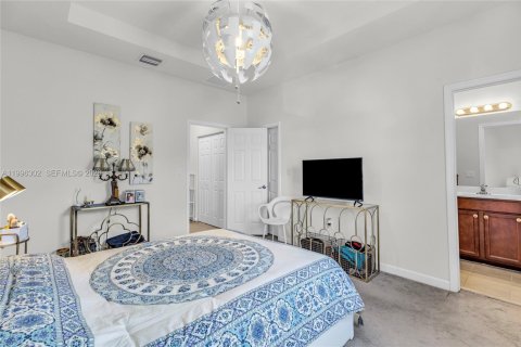 Adosado en venta en Hialeah, Florida, 2 dormitorios, 133.87 m2 № 2058650 - foto 16