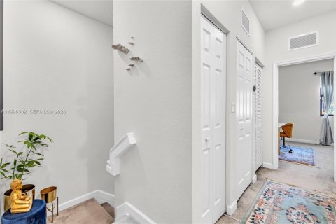 Adosado en venta en Hialeah, Florida, 2 dormitorios, 133.87 m2 № 2058650 - foto 25