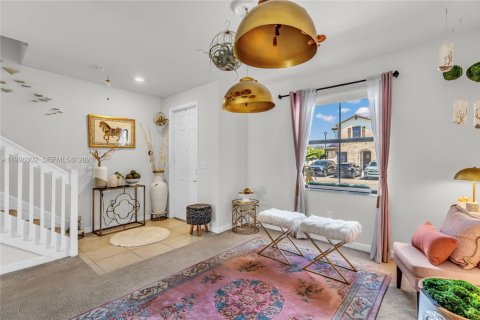 Adosado en venta en Hialeah, Florida, 2 dormitorios, 133.87 m2 № 2058650 - foto 8