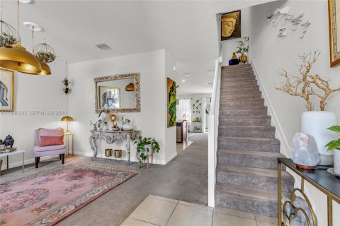 Adosado en venta en Hialeah, Florida, 2 dormitorios, 133.87 m2 № 2058650 - foto 5