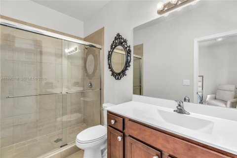 Adosado en venta en Hialeah, Florida, 2 dormitorios, 133.87 m2 № 2058650 - foto 18