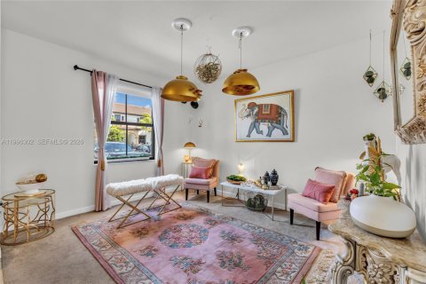 Adosado en venta en Hialeah, Florida, 2 dormitorios, 133.87 m2 № 2058650 - foto 7