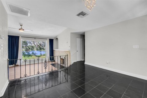 Villa ou maison à vendre à Altamonte Springs, Floride: 4 chambres, 184.13 m2 № 2272942 - photo 7
