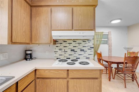 Villa ou maison à vendre à Altamonte Springs, Floride: 4 chambres, 184.13 m2 № 2272942 - photo 11