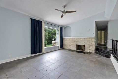 Villa ou maison à vendre à Altamonte Springs, Floride: 4 chambres, 184.13 m2 № 2272942 - photo 9