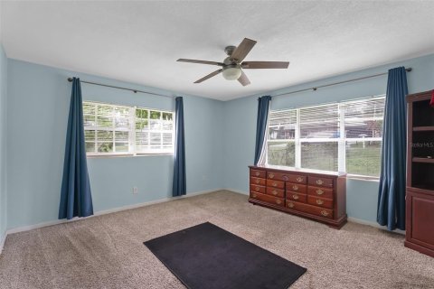 Villa ou maison à vendre à Altamonte Springs, Floride: 4 chambres, 184.13 m2 № 2272942 - photo 27