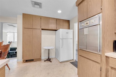 Villa ou maison à vendre à Altamonte Springs, Floride: 4 chambres, 184.13 m2 № 2272942 - photo 13