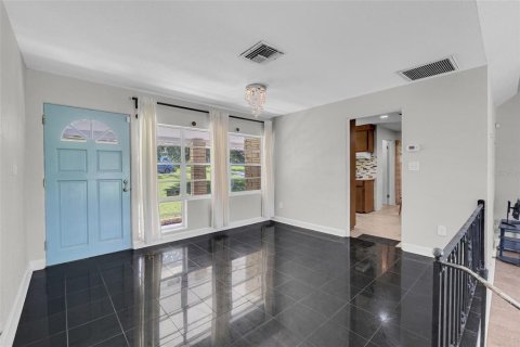 Villa ou maison à vendre à Altamonte Springs, Floride: 4 chambres, 184.13 m2 № 2272942 - photo 6
