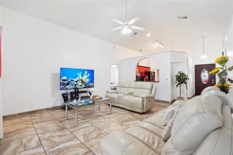 House in Clermont, Florida 4 bedrooms, 183.11 sq.m. № 1805797 - photo 7