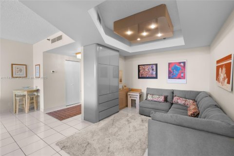 Condominio en venta en Aventura, Florida, 2 dormitorios, 136.57 m2 № 1726352 - foto 14