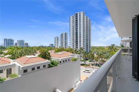 Condominio en venta en Aventura, Florida, 2 dormitorios, 136.57 m2 № 1726352 - foto 19