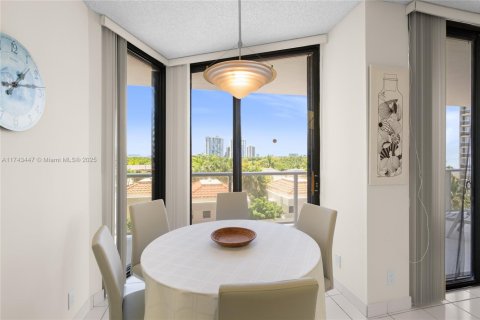 Condominio en venta en Aventura, Florida, 2 dormitorios, 136.57 m2 № 1726352 - foto 8