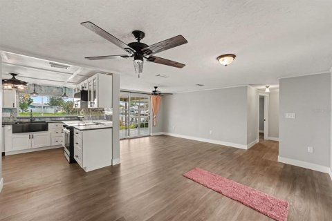 Casa en venta en New Port Richey, Florida, 2 dormitorios, 103.31 m2 № 2385647 - foto 7