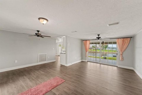 Casa en venta en New Port Richey, Florida, 2 dormitorios, 103.31 m2 № 2385647 - foto 6