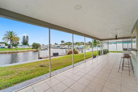 Casa en venta en New Port Richey, Florida, 2 dormitorios, 103.31 m2 № 2385647 - foto 18