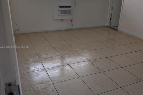 Снять в аренду квартиру в Норт-Майами, Флорида 2 спальни, 106.47м2, № 2024531 - фото 11