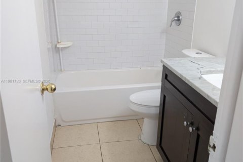 Снять в аренду квартиру в Норт-Майами, Флорида 2 спальни, 106.47м2, № 2024531 - фото 12