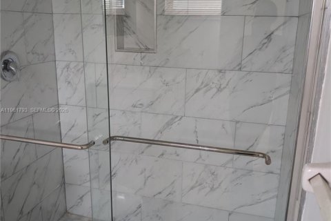 Снять в аренду квартиру в Норт-Майами, Флорида 2 спальни, 106.47м2, № 2024531 - фото 8