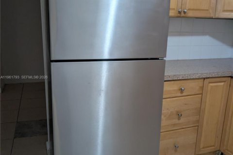 Снять в аренду квартиру в Норт-Майами, Флорида 2 спальни, 106.47м2, № 2024531 - фото 2