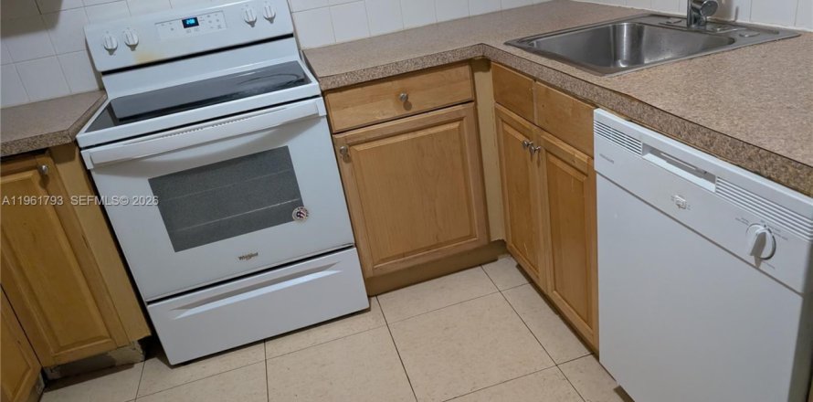 Квартира в Норт-Майами, Флорида 2 спальни, 106.47м2 № 2024531