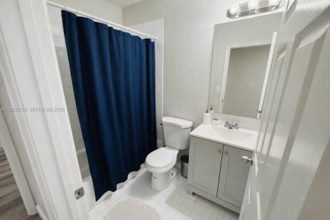 Townhouse in Miramar, Florida 3 bedrooms, 121.33 sq.m. № 2062836 - photo 12