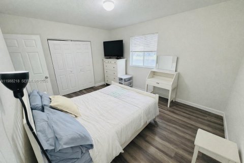 Townhouse in Miramar, Florida 3 bedrooms, 121.33 sq.m. № 2062836 - photo 13