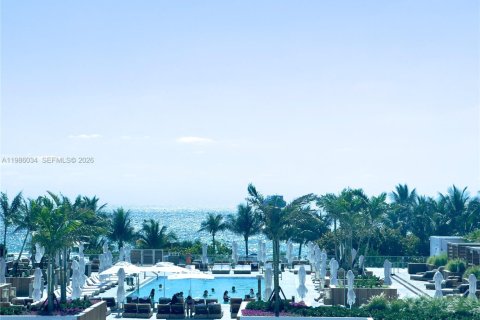 Condo in Miami Beach, Florida  № 2053112 - photo 17