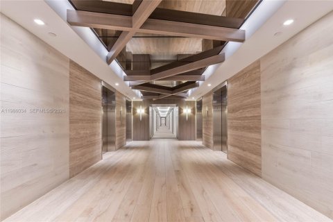 Condo in Miami Beach, Florida  № 2053112 - photo 13