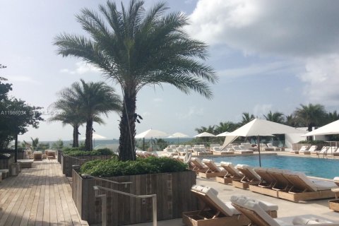 Condo in Miami Beach, Florida  № 2053112 - photo 21