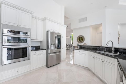 House in Boca Raton, Florida 4 bedrooms, 316.98 sq.m. № 1737479 - photo 7