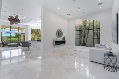 House in Boca Raton, Florida 4 bedrooms, 316.98 sq.m. № 1737479 - photo 12