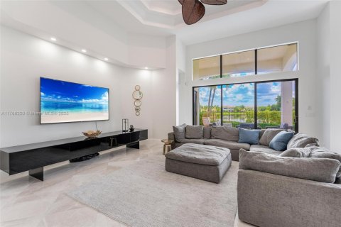 House in Boca Raton, Florida 4 bedrooms, 316.98 sq.m. № 1737479 - photo 11