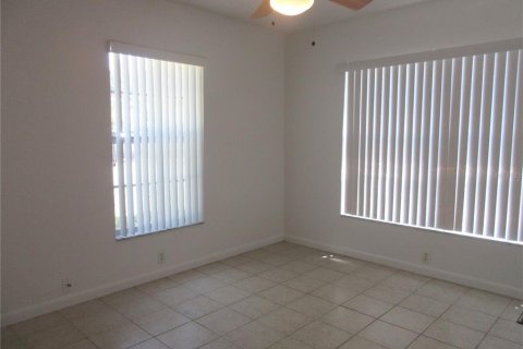 Condo in Ocala, Florida, 2 bedrooms  № 2213606 - photo 9