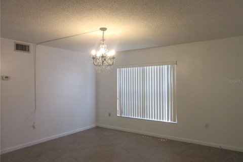 Condo in Ocala, Florida, 2 bedrooms  № 2213606 - photo 7