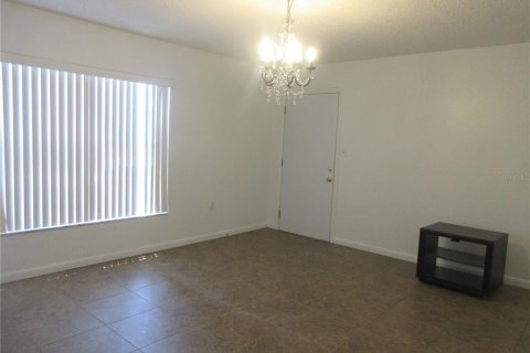 Condo in Ocala, Florida, 2 bedrooms  № 2213606 - photo 2