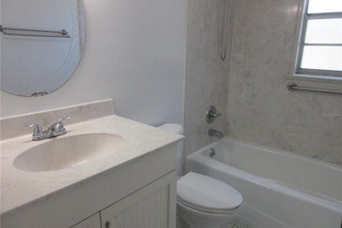 Condo in Ocala, Florida, 2 bedrooms  № 2213606 - photo 12