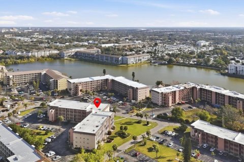 Condominio en alquiler en Bradenton, Florida, 2 dormitorios, 106.28 m2 № 2150287 - foto 3
