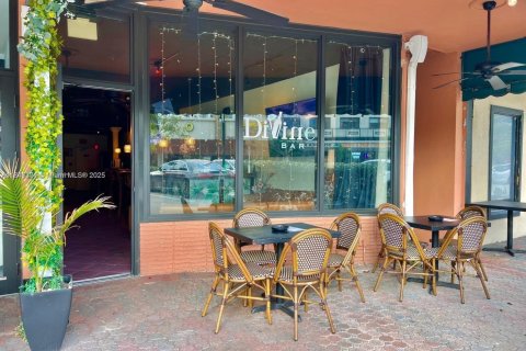 Commercial property in Fort Lauderdale, Florida № 2076800 - photo 2