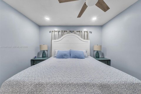 House in Pembroke Pines, Florida 3 bedrooms, 158.68 sq.m. № 2048969 - photo 20