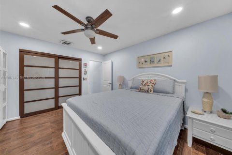 House in Pembroke Pines, Florida 3 bedrooms, 158.68 sq.m. № 2048969 - photo 22