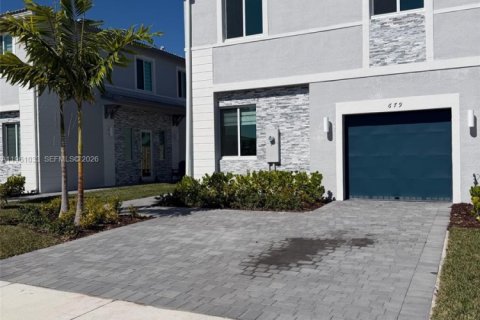 Adosado en alquiler en Homestead, Florida, 4 dormitorios, 166.3 m2 № 2080778 - foto 2