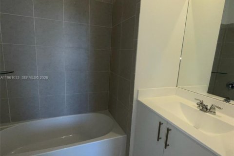 Adosado en alquiler en Homestead, Florida, 4 dormitorios, 166.3 m2 № 2080778 - foto 15