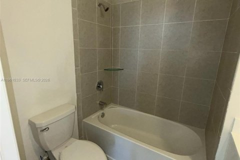 Adosado en alquiler en Homestead, Florida, 4 dormitorios, 166.3 m2 № 2080778 - foto 14