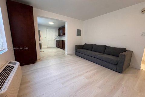 Apartment in Hollywood, Florida 1 bedroom, 43.57 sq.m. № 2075009 - photo 10