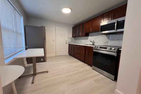 Apartment in Hollywood, Florida 1 bedroom, 43.57 sq.m. № 2075009 - photo 11